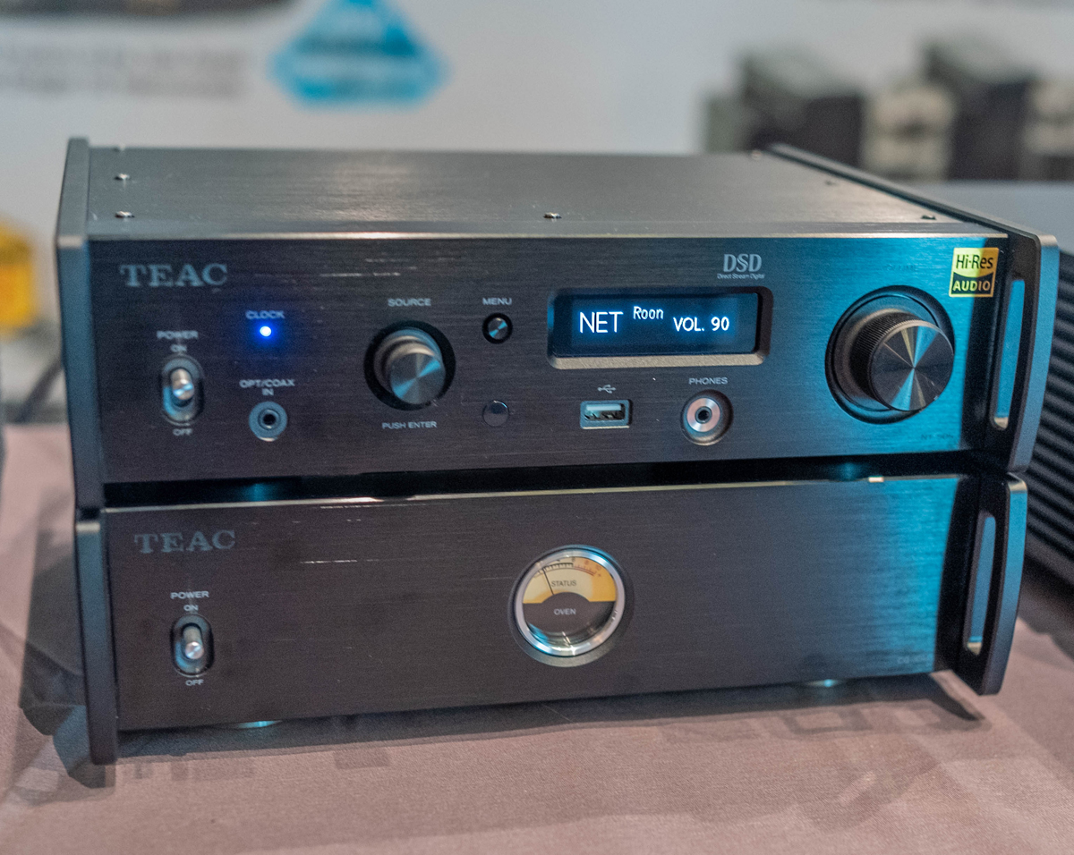 TEAC NT-505-X USB DAC Network Player and CG-10M Master Clock Generator external clock