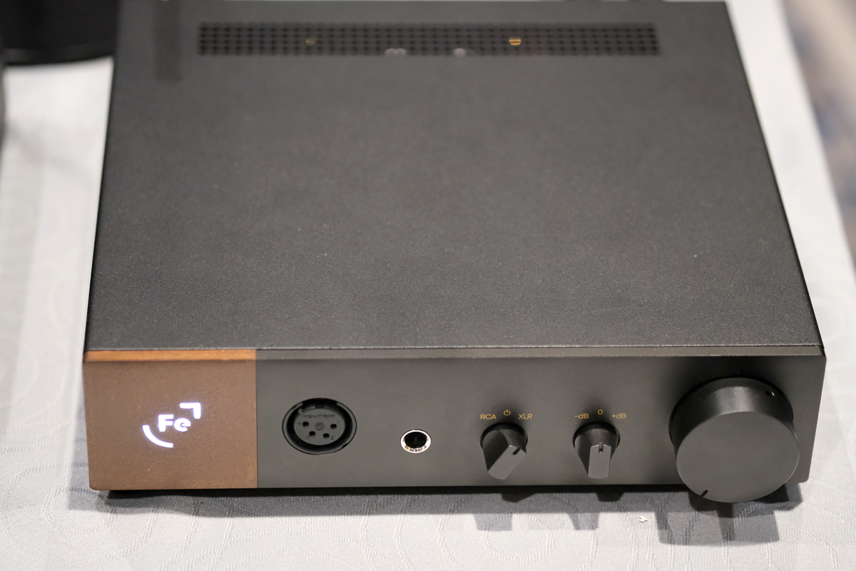 Ferrum Audio OOR Balanced Headphone Amplifier 